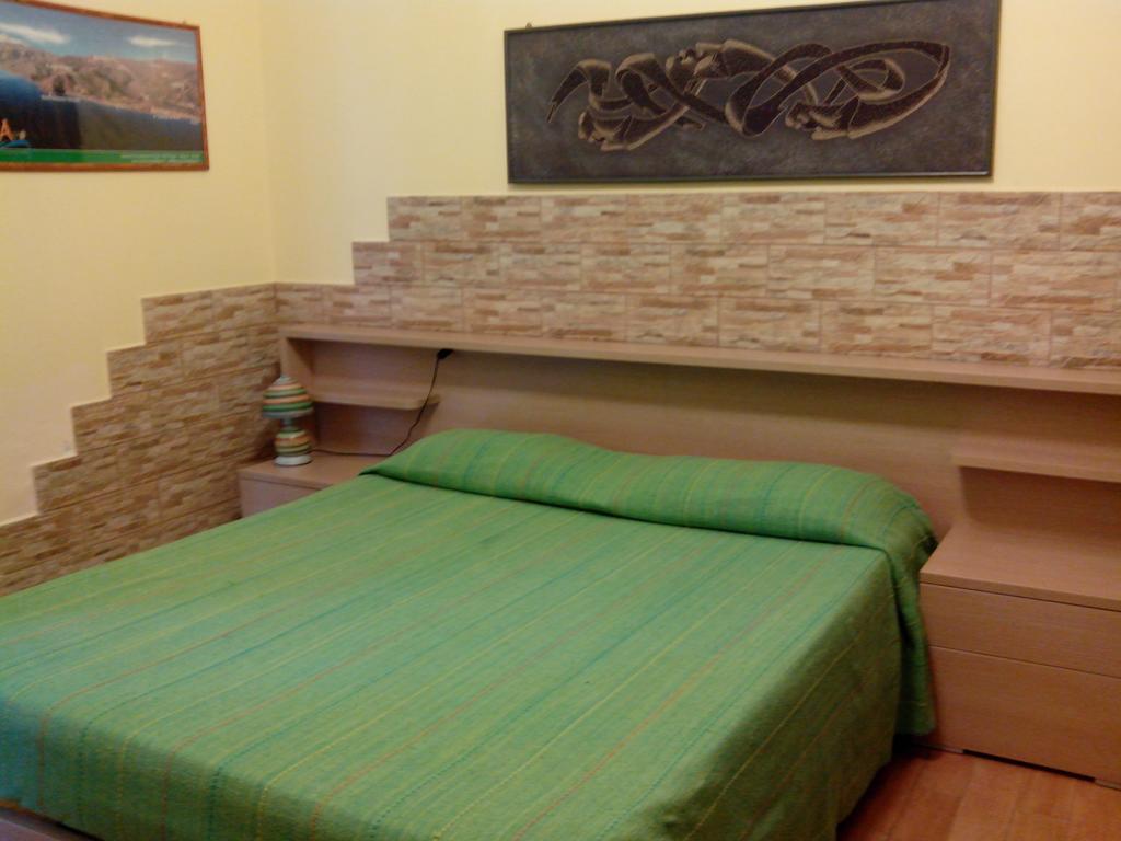 Bed&Breakfast La Casetta Сант-Алессио-Сикуло Экстерьер фото