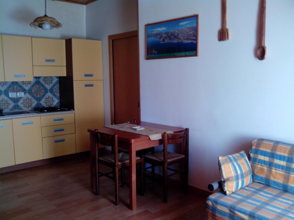 Bed&Breakfast La Casetta Сант-Алессио-Сикуло Экстерьер фото